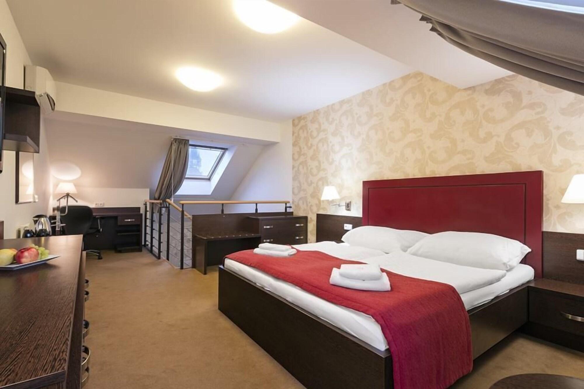 Wine Wellness Hotel Amande Hustopece Bagian luar foto