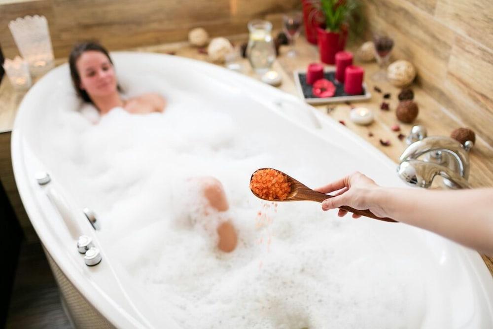 Wine Wellness Hotel Amande Hustopece Bagian luar foto