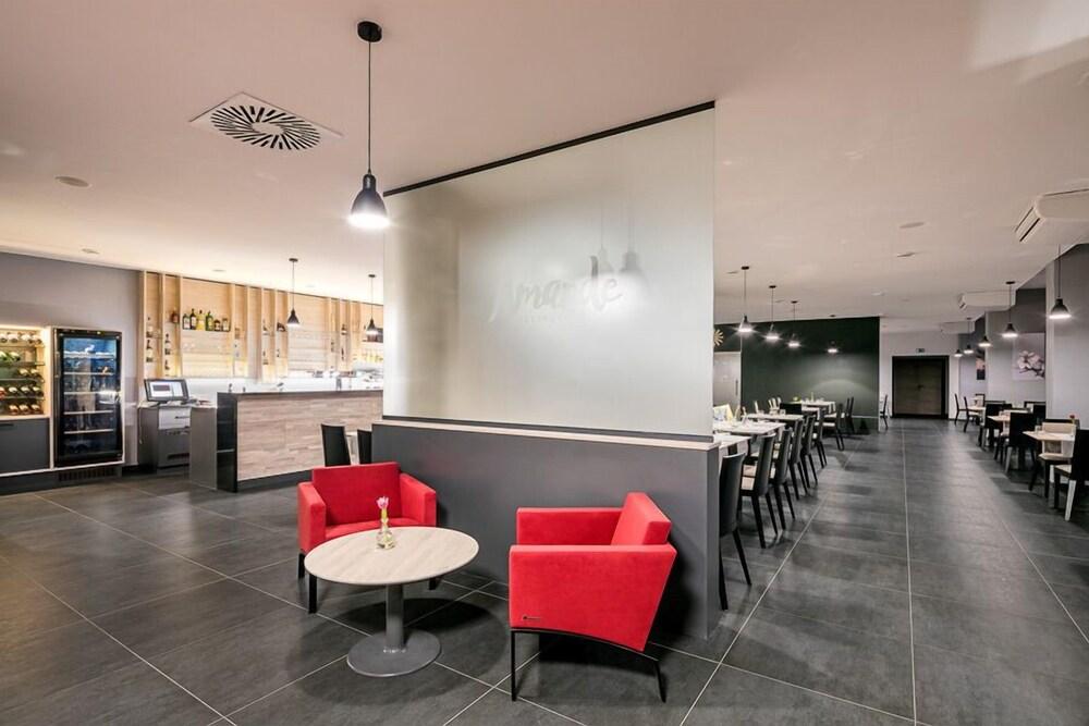 Wine Wellness Hotel Amande Hustopece Bagian luar foto