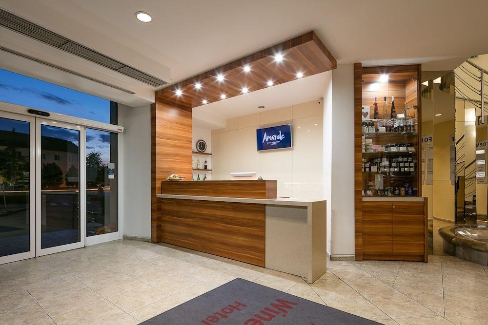 Wine Wellness Hotel Amande Hustopece Bagian luar foto