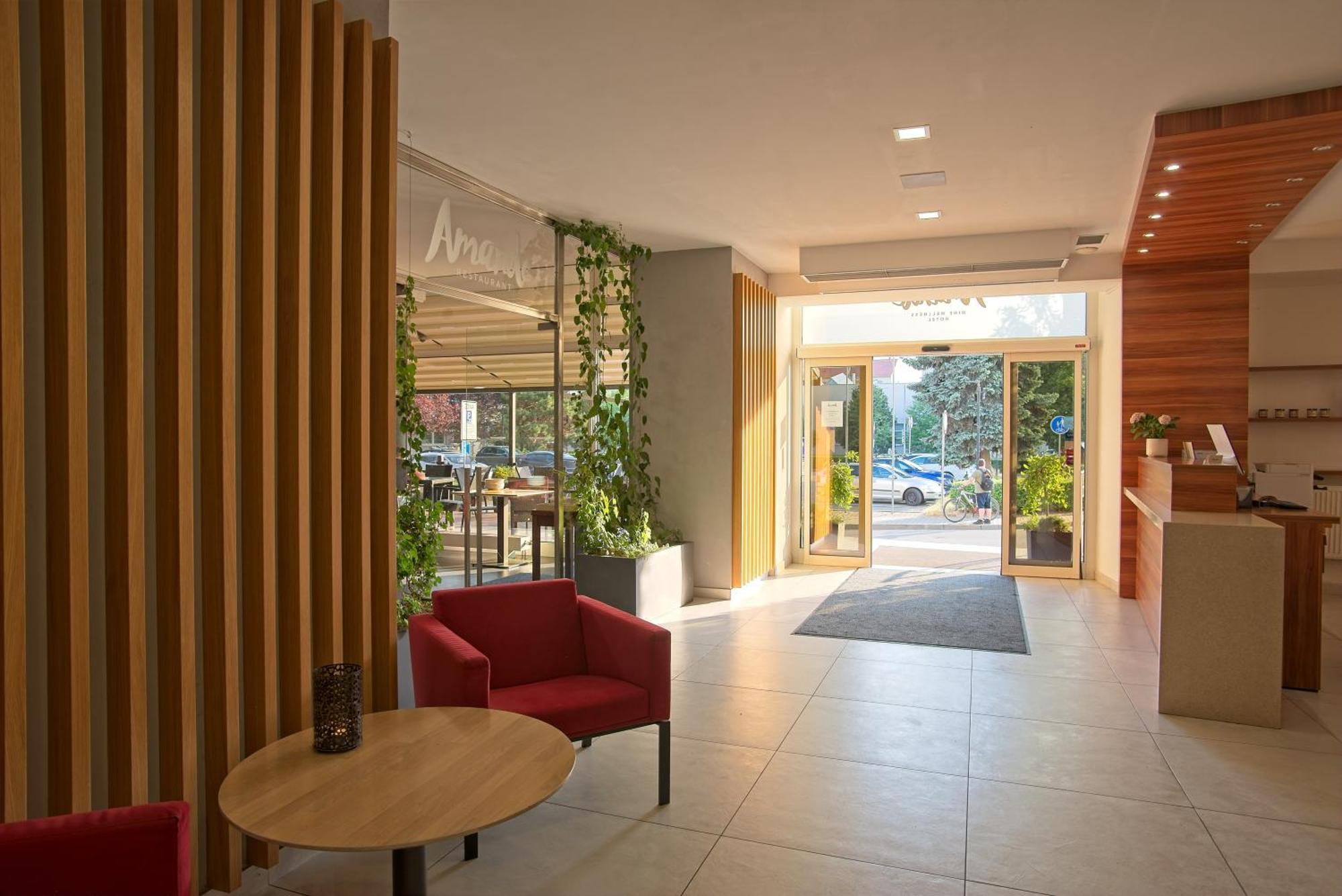 Wine Wellness Hotel Amande Hustopece Bagian luar foto