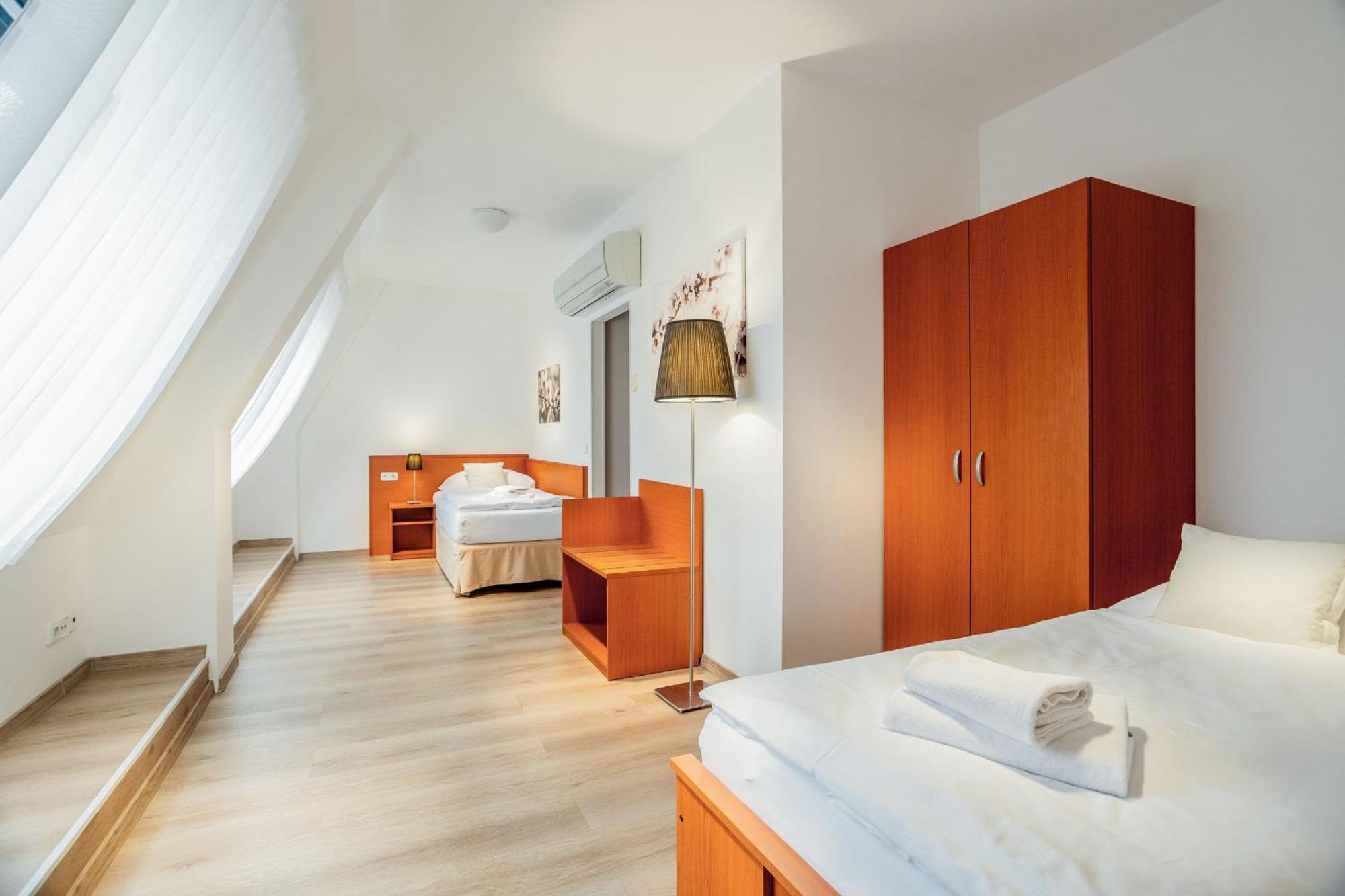 Wine Wellness Hotel Amande Hustopece Bagian luar foto