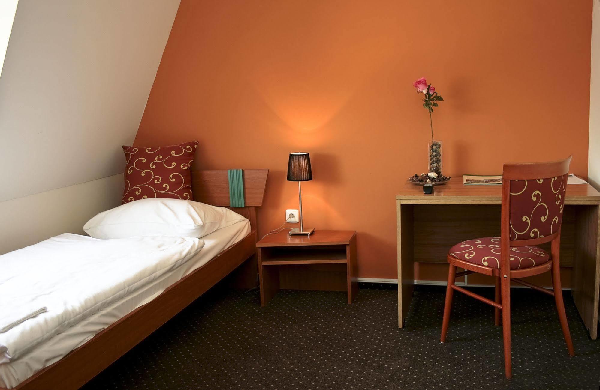 Wine Wellness Hotel Amande Hustopece Bagian luar foto