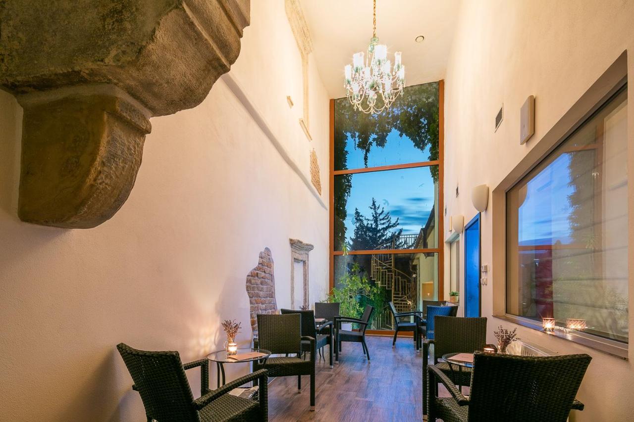 Wine Wellness Hotel Amande Hustopece Bagian luar foto