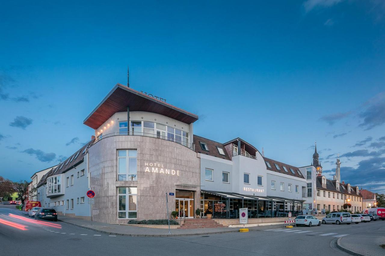 Wine Wellness Hotel Amande Hustopece Bagian luar foto